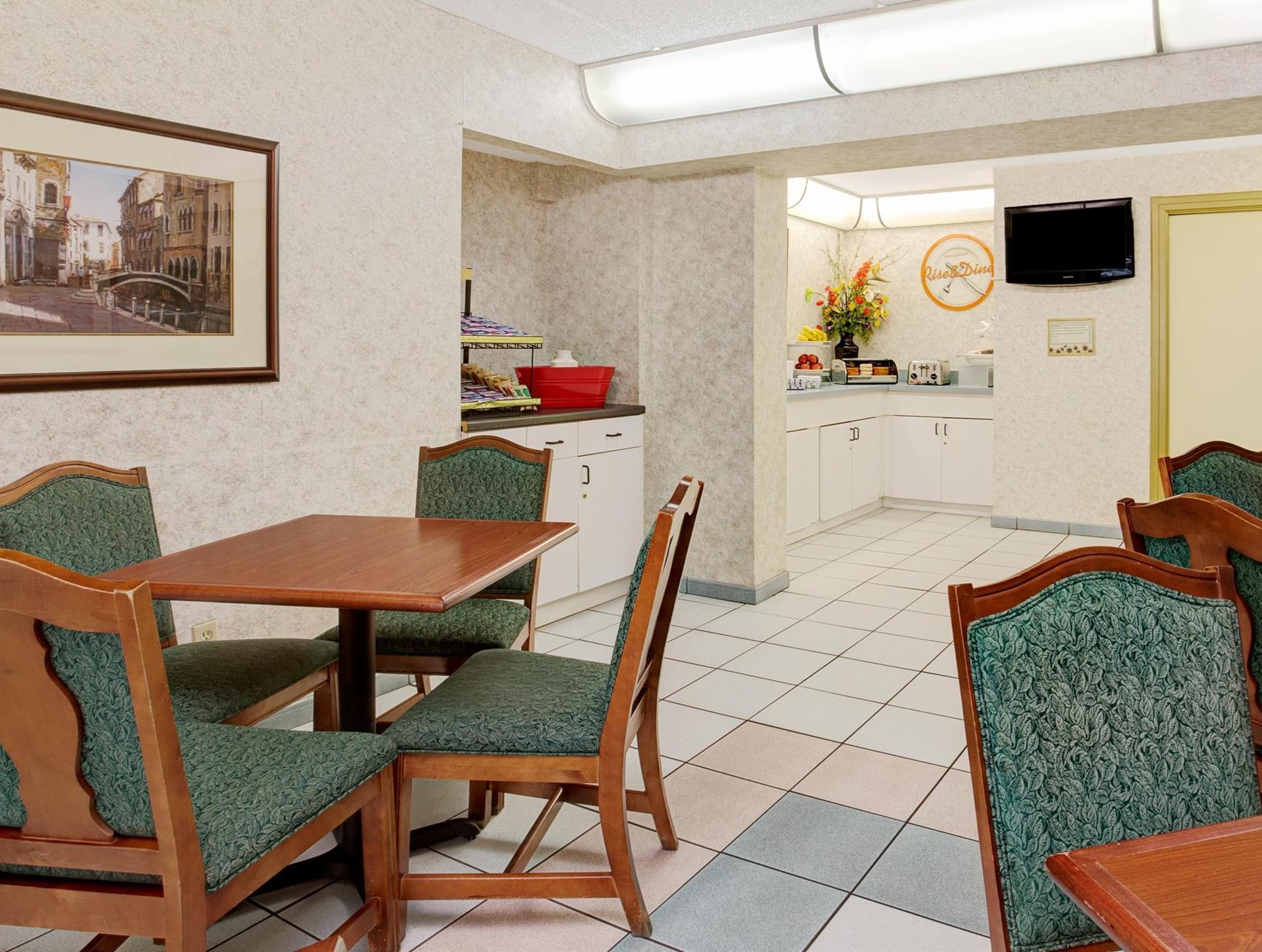 Howard Johnson By Wyndham Clearwater - Dunedin Экстерьер фото