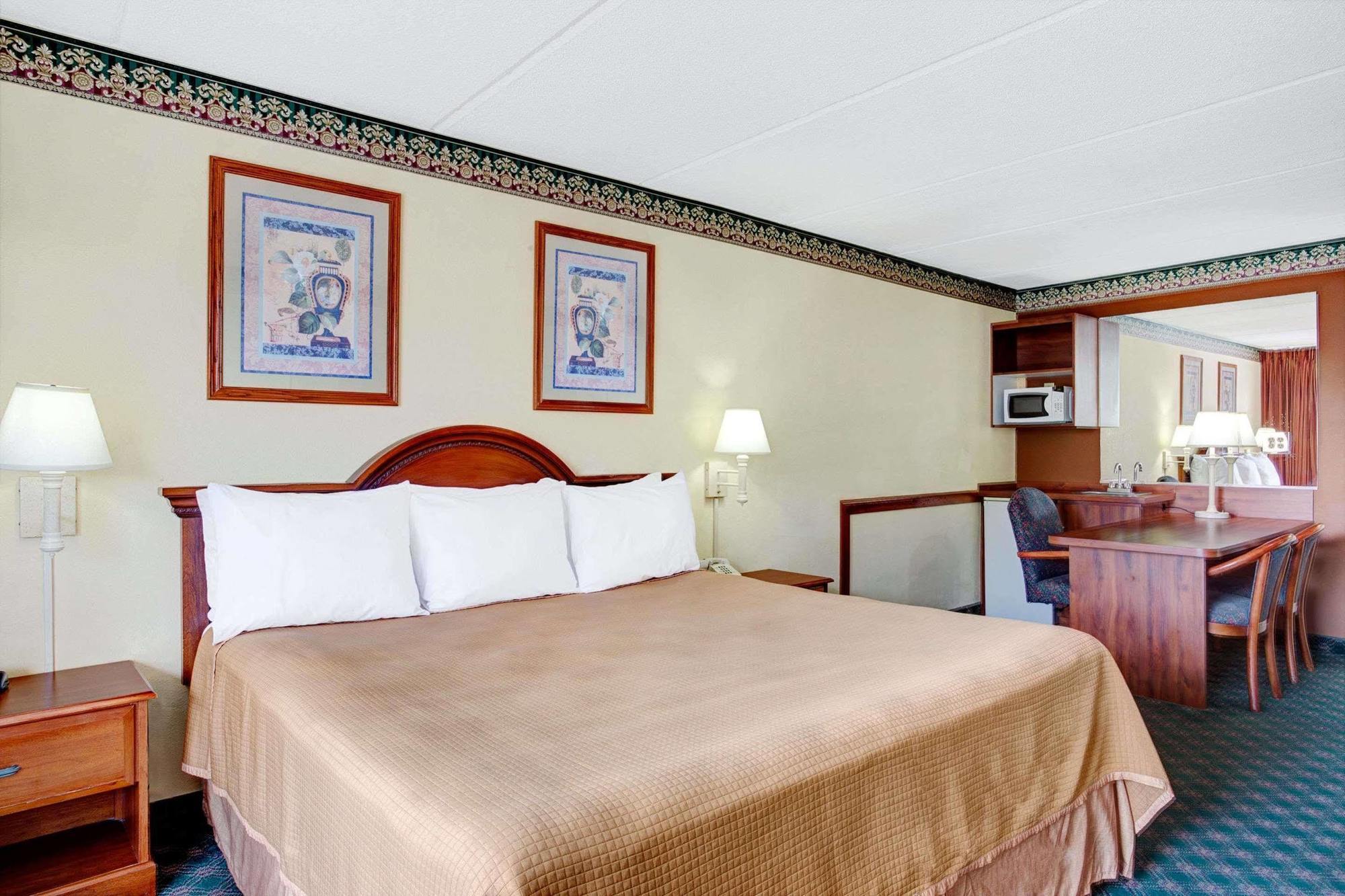 Howard Johnson By Wyndham Clearwater - Dunedin Экстерьер фото