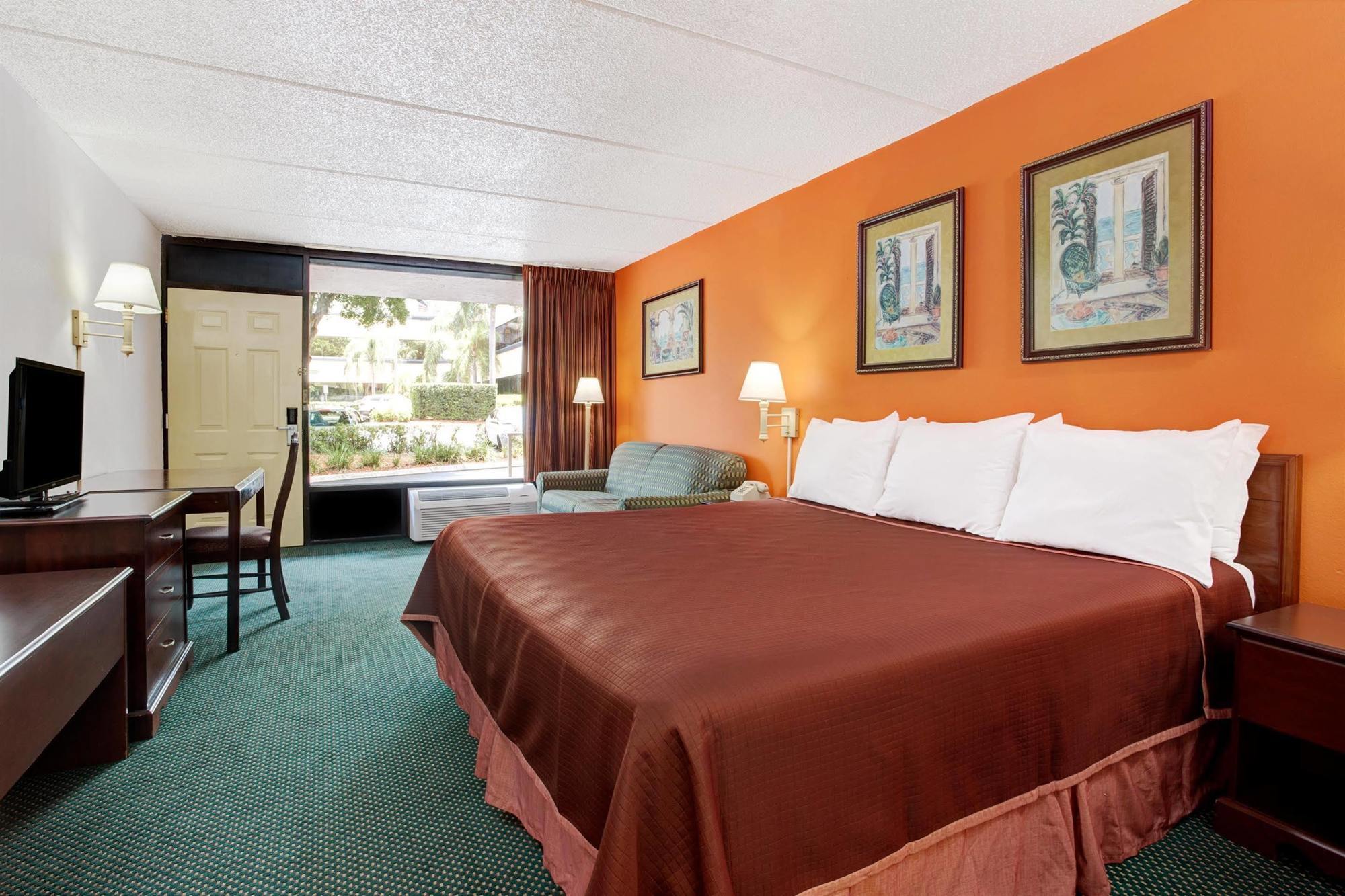 Howard Johnson By Wyndham Clearwater - Dunedin Экстерьер фото