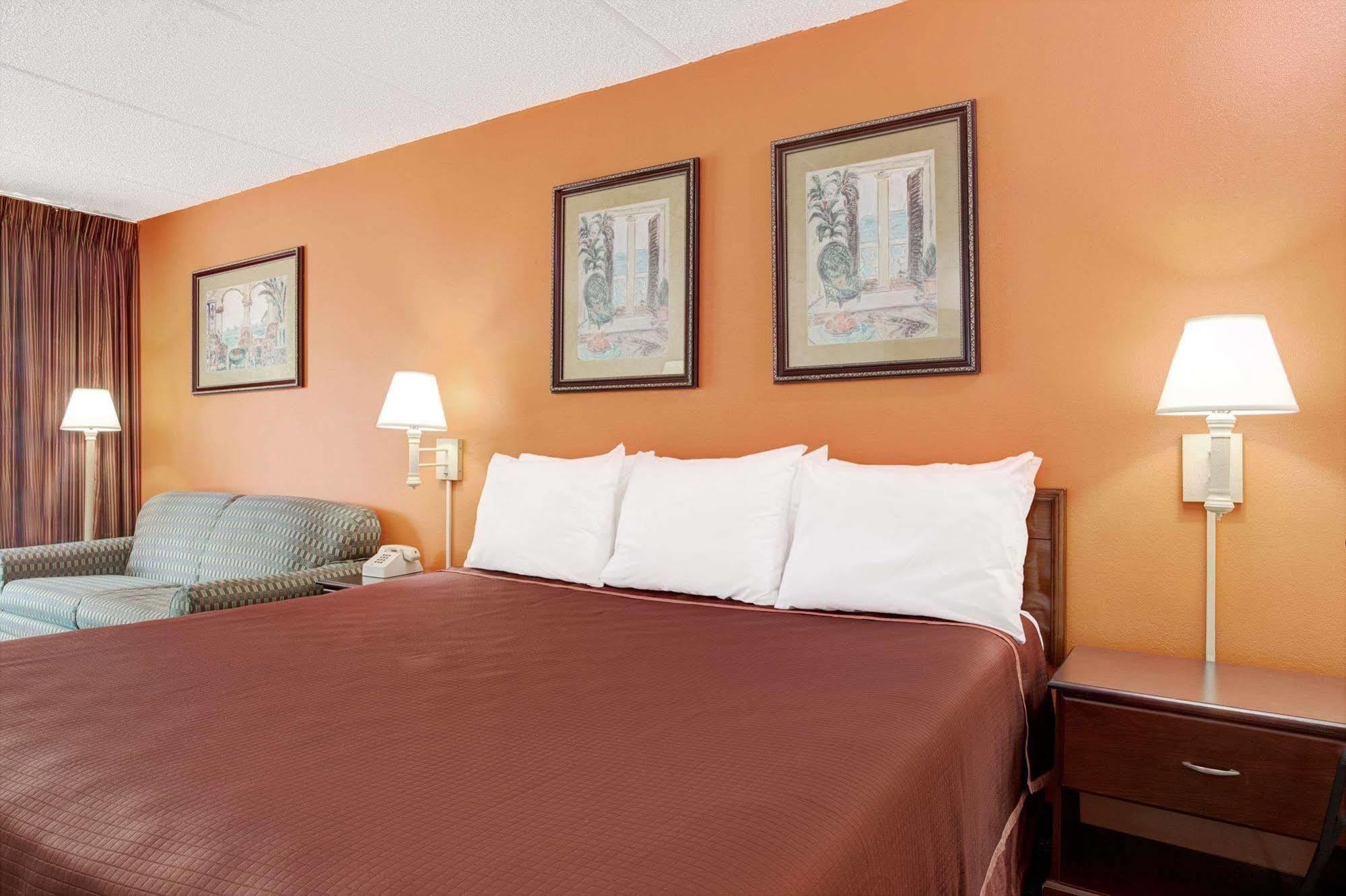 Howard Johnson By Wyndham Clearwater - Dunedin Экстерьер фото